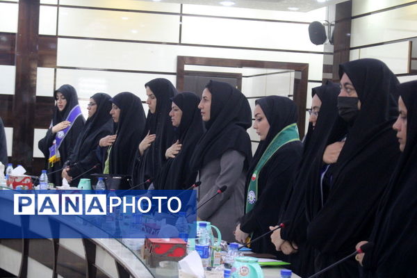 تجلیل از مربیان پیشتاز، مسئولان و فعالان سازمان دانش‌آموزی استان بوشهر