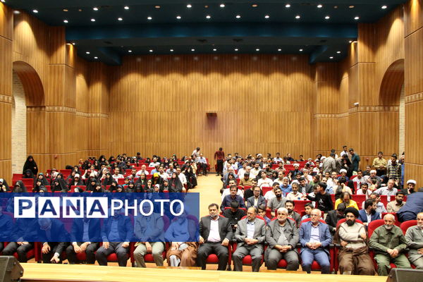 رونمایی از مستند علی نفتی دفاع مقدس در یزد
