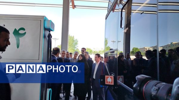 آیین افتتاح نیروگاه یک مگاواتی برق خورشیدی در البرز