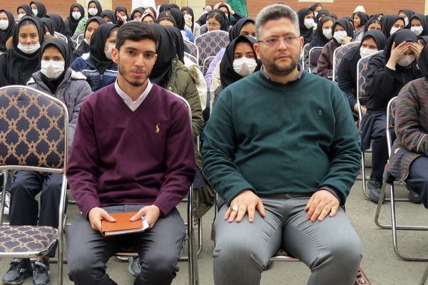 مراسم هفته پژوهش در دبیرستان بانو عفت آهنگری شهرری