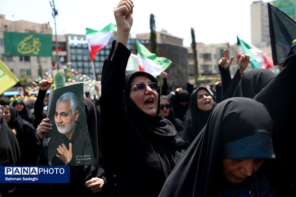 راهپیمایی مردمی علیه تهاجم رژیم صهیونیستی به ایران - تهران
