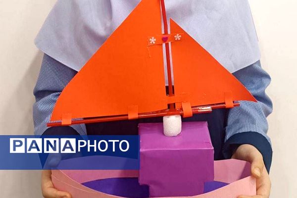 نمایشگاه دست سازه های دانش‌آموزی در دبستان شهید مجید مجیدی ناحیه دو شهرری 