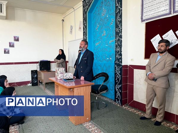 تجلیل از برگزیدگان مسابقات قرآنی 