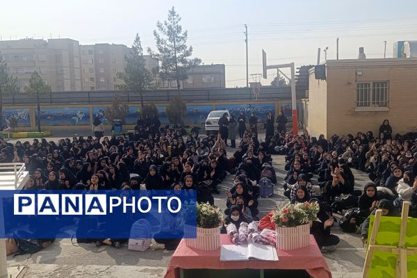 مراسم ولادت حضرت فاطمه زهرا (س) و روز مادر در دبیرستان مهر نیشابور
