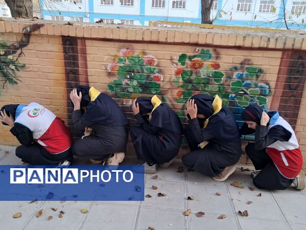 مانور زلزله در دبیرستان مهدی خدابنده