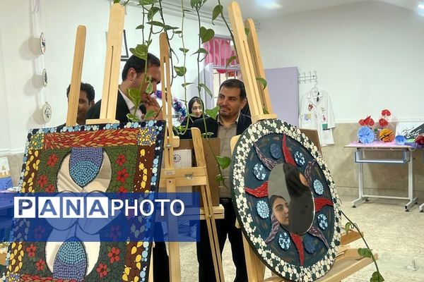 جشنواره‌ هفته‌ مشاغل‌ در هنرستان‌ کارآفرینان بهارستان۲
