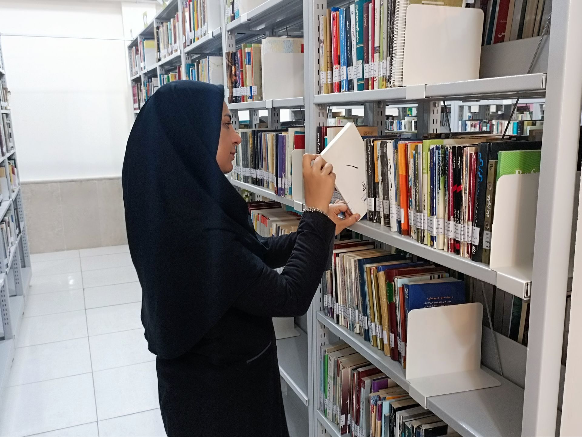 کتابخوانی یک سرمایه‌گذاری ماندگار بر گنجینه ذهن و شخصیت است