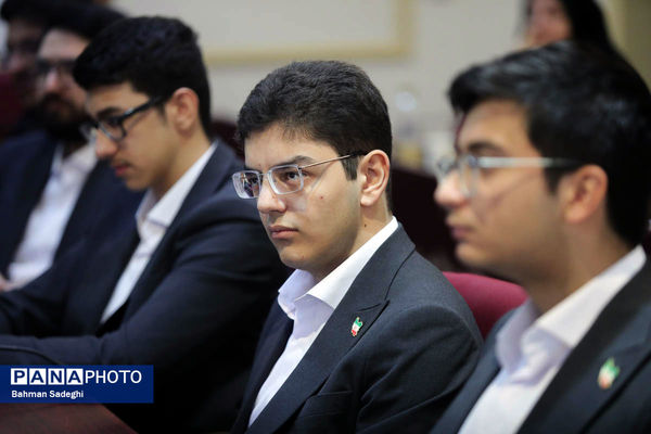 مراسم تقدیر از افتخارآفرینان المپیاد نجوم و اختر فیزیک با حضور وزیر ورزش و جوانان