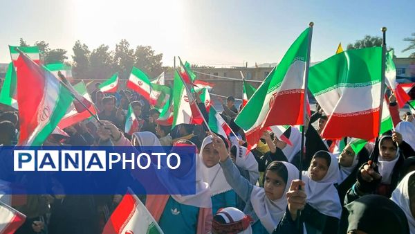 «صبحگاه مقاومت» در مدرسه شهید مطهری فین 