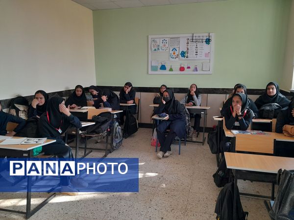 کارگاه اطلاع رسانی مسابقات قرآن ، عترت و نماز در دبیرستان مادرمهربان خلیل آباد