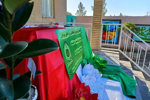 گرامیداشت هفته نیروی انتظامی در دبیرستان فرزانگان خواف 