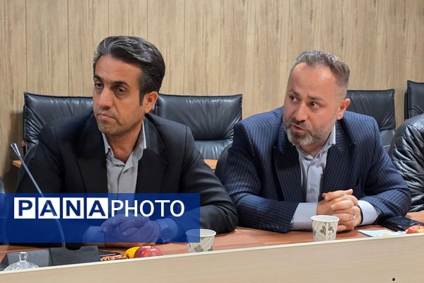 سومین جلسه شورای آموزش و پرورش ناحیه دو بهارستان