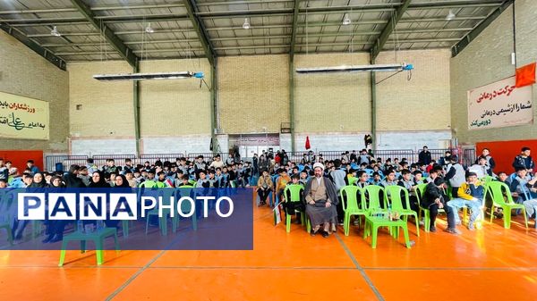 مراسم جشن انقلاب و تقدیر از دانش‌آموزان مقام‌آور مدرسه معلم