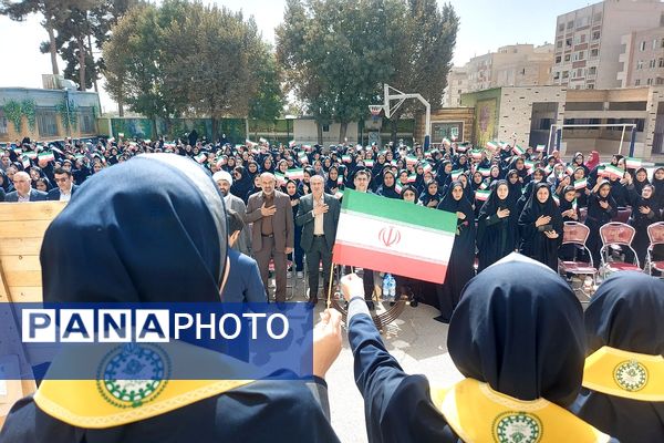 آیین بازگشایی مدارس با حضور نماینده مجلس شورای اسلامی در کهریزک 