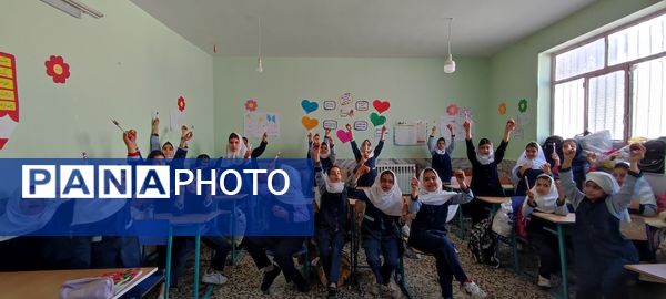 جشن خودکار پایه چهارم مدرسه شهید خاقانی در شهرستان شیروان