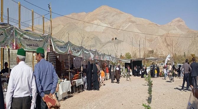 افتتاح نمایشگاه محصولات محلی و صنایع دستی