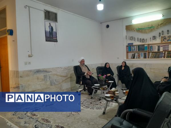 دیدار صمیمانه امامجمعه مروست با خبرنگاران پانا