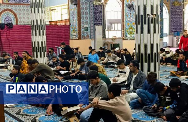 استقبال پرشور مردم از ضیافت سه روزه انس با قرآن