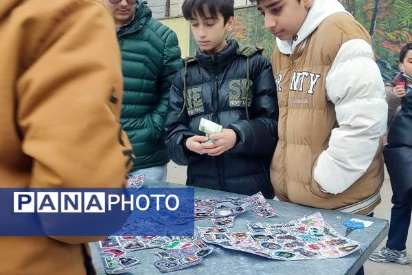 برپایی بازارچه دانش‌آموزی به‌مناسبت عید مبعث 