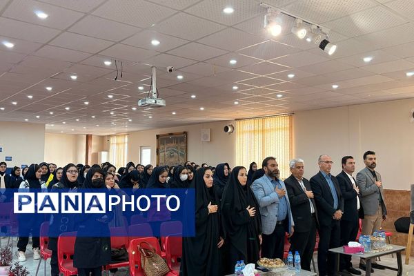 زنگ آغاز رقابت‌های هنری در گل‌های نمونه ورامین به صدا در آمد