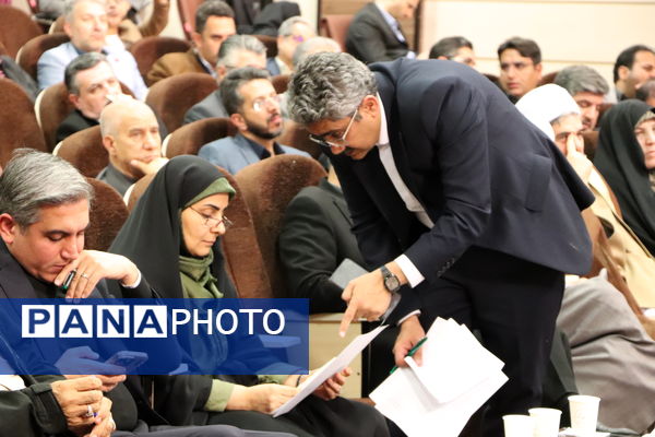  جلسه شورای توسعه و برنامه‌ریزی استان کردستان با حضور وزیر راه و شهرسازی 