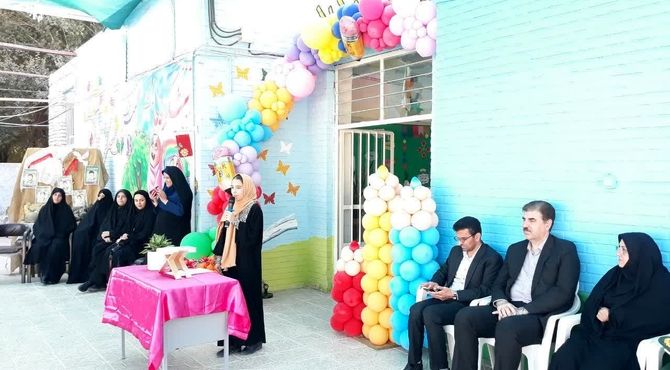 برگزاری جشن شکوفه‌ها در مدرسه دخترانه شهید ناصر کریمی زارچ