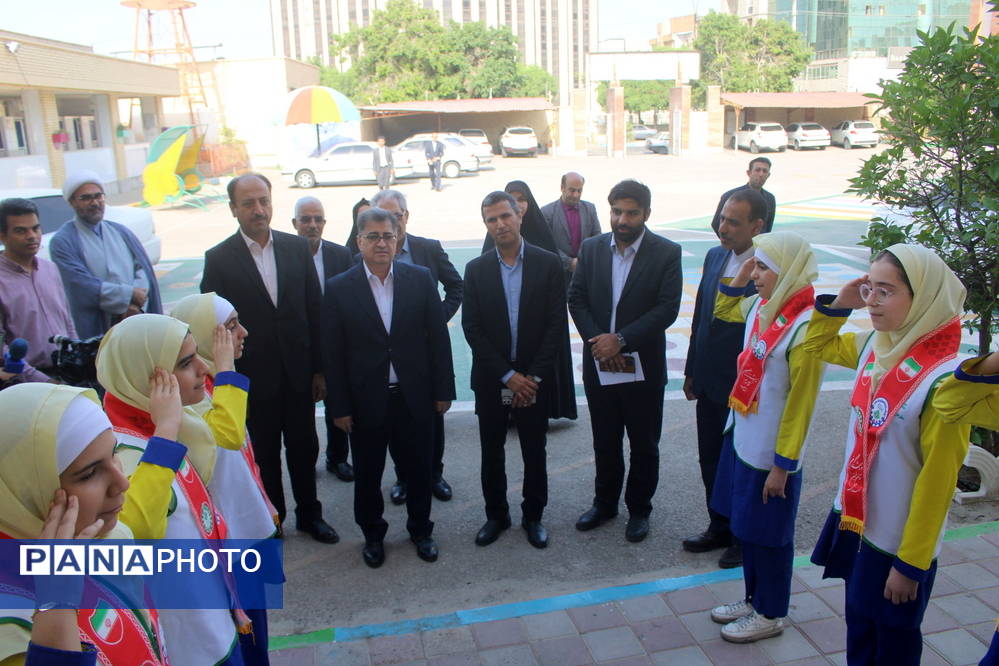 آیین سپاس معلم در دبستان دخترانه شهید باهنر بوشهر