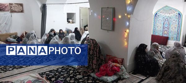 بانوان فدافن  زمزمه‌های ایمان در خلوت نورانی اعتکاف مسجد جامع