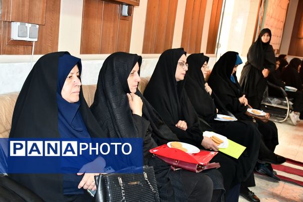 کارگاه هوش مصنوعی ویژه دانش‌آموزان دختر مقطع متوسطه اول شهرستان مه‌ولات