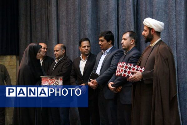 تقدیر از مدیران و فعالان پیشگیری از آسیب‌های اجتماعی شهرک امید صفادشت در نماز جمعه