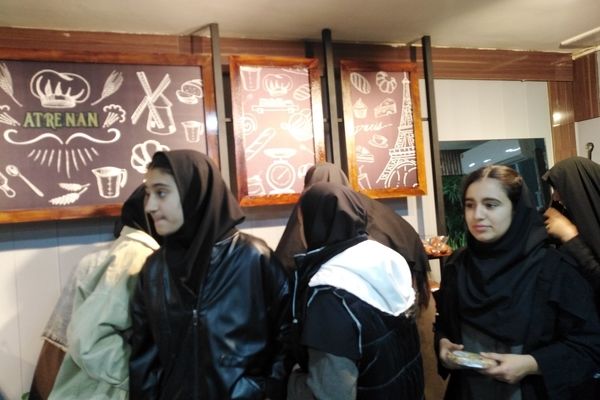 بازید دانش آموزان از مجموعه عطرنان