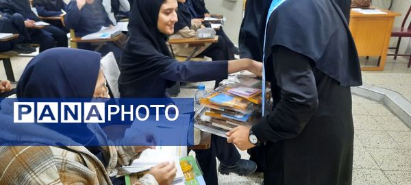 جشن روز دانش آموز در دبیرستان مهشید مصلی نژاد 