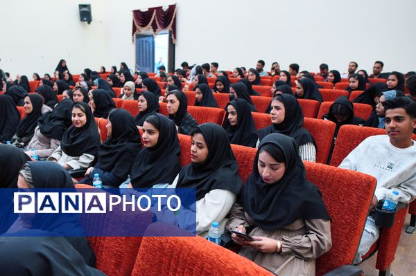 دانشجو؛ پرچم‌دار امید، آگاهی و حرکت به سوی پیشرفت