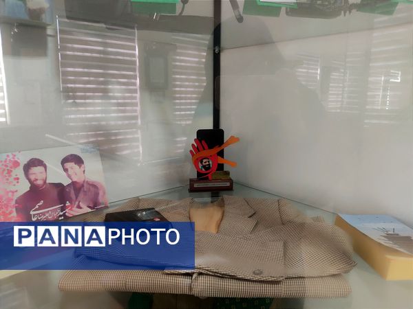 نمایشگاه یاد یاران در آرامگاه شهید مدرس شهرستان کاشمر