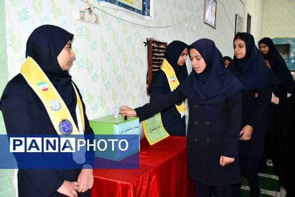 بیست‌وهشتمین دوره انتخابات شورای دانش‌آموزی در مدرسه هدف فیض‌آباد