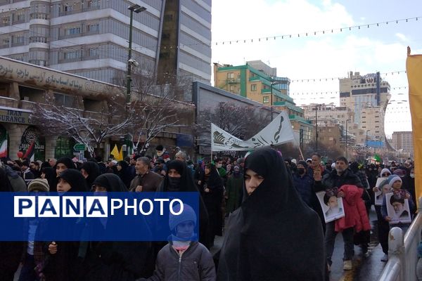 راهپیمایی عظیم  مردم مشهد در روز 22 بهمن