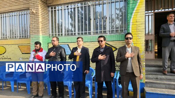 مانور زلزله در دبستان شهید رحیمی ناحیه۱