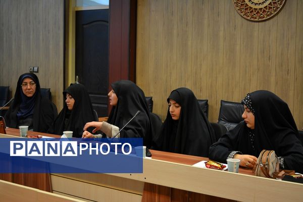 تقدیر از برگزیدگان لیگ جت در سالن فرهنگ بهارستان‌دو