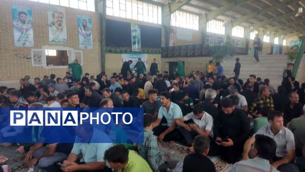 پیاده‌روی زائران در دهه پایانی ماه سفر جاده قدیم نیشابور به سمت مشهد