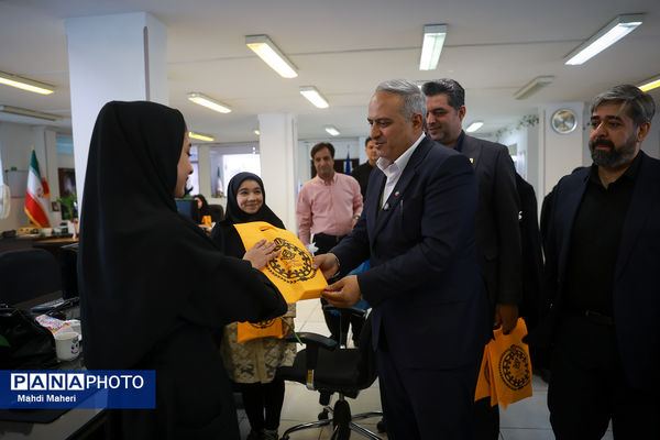 بازدید مدیرکل آموزش و پرورش شهرستان‌های استان تهران از خبرگزاری پانا در روز خبرنگار