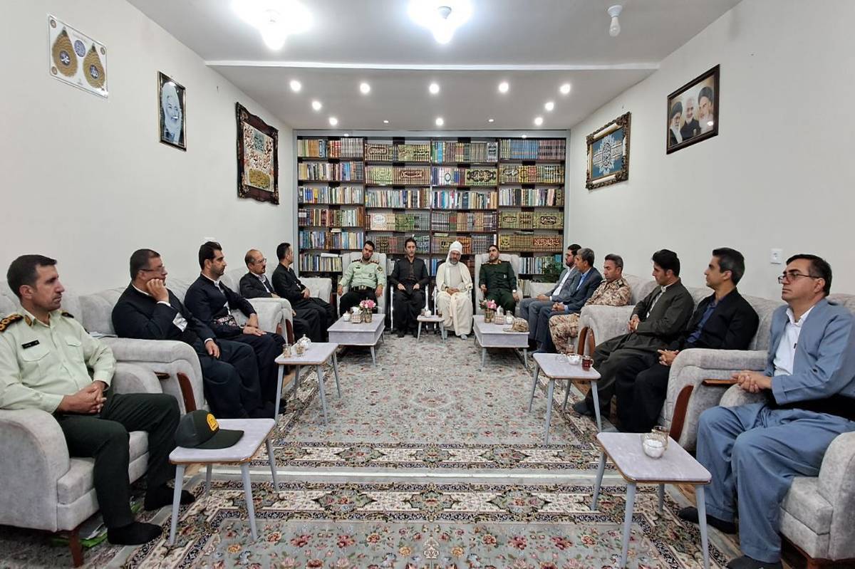 نشست صمیمانه مسئولان جوانرود با امام جمعه این شهرستان