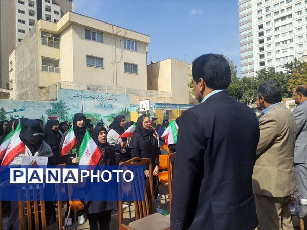 مراسم باشکوه زنگ ایثار و مقاومت در مدرسه شاهد تکتم ناحیه ۳