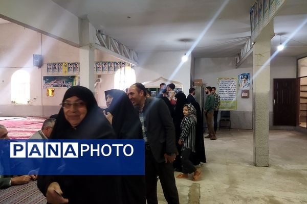 انتخابات چهاردهمین دوره ریاست‌جمهوری در مسجد جامع شهر