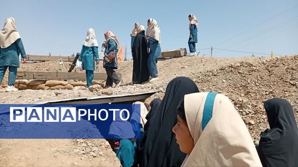 بازدید دانش آموزان دبستان سمیه از کنگره ملی شهید مدرس