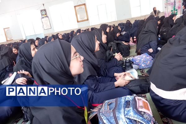جشن ولادت امام حسن عسکری(ع) در دبیرستان شاهد فیض