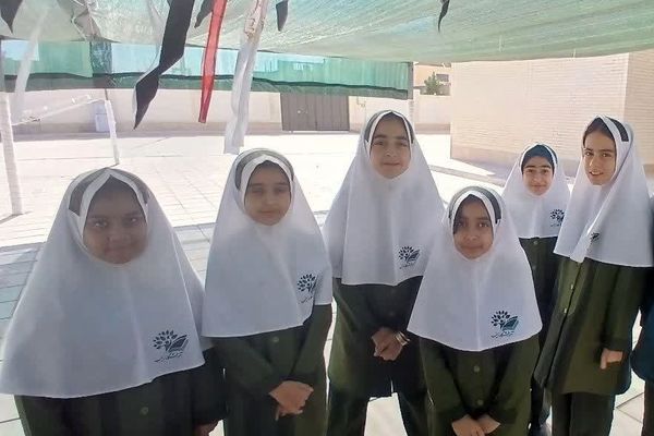 ایستگاه خیاطی صلواتی در مدرسه زینب(س) شهرستان مروست