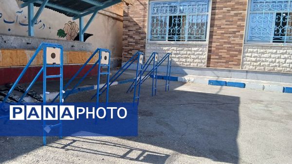 برپایی مراسم انس با قرآن کریم و مسابقات ورزشی در مدرسه شهید بختیاری شازند