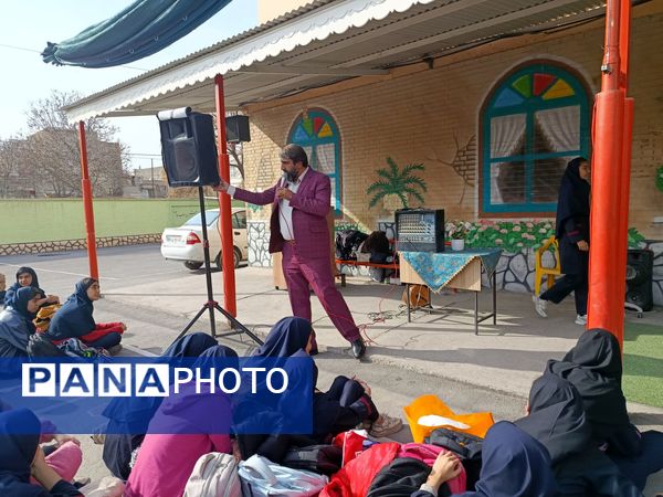 مراسم ولادت حضرت فاطمه‌ و‌ برپایی‌چایخانه‌در‌ دبیرستان وکیلی3 ( یغمای نیشابوری)