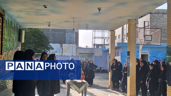 اولین مراسم صبحگاهی در دبیرستان فیاض کاشمر
