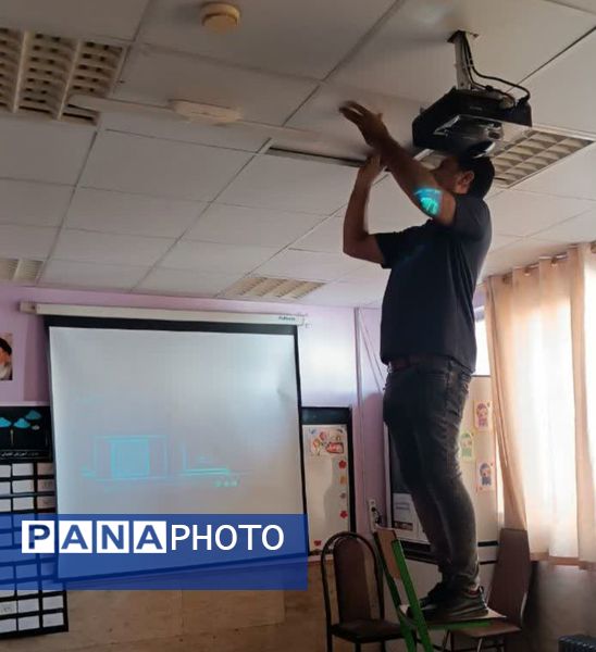 نصب و راه‌اندازی سیستم هوشمند وایرلس در دبستان علامه طباطبایی پیشوا با حضور مسئولان و امام‌جمعه